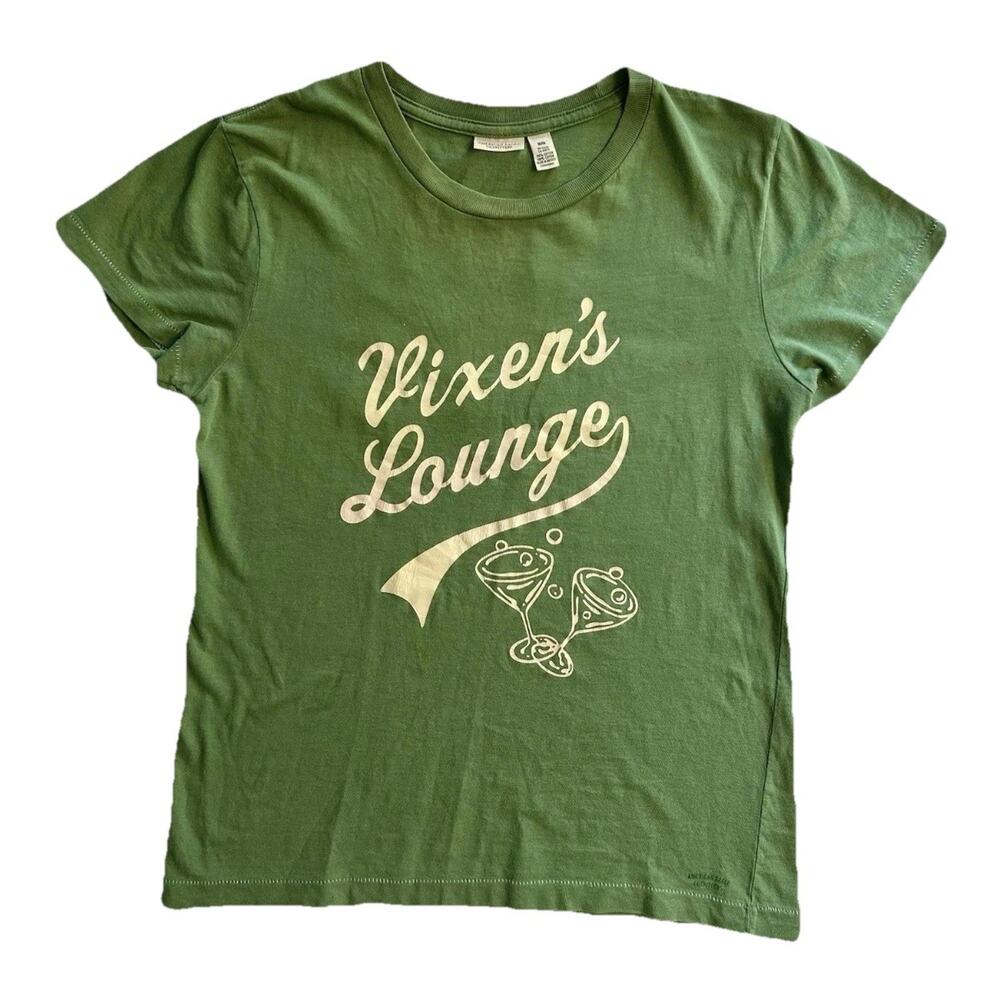Sporty Retro Vintage Y2K AEO ‘Vixen’s Lounge’ Nostalgia Tee